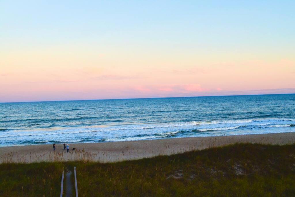 Living The Dream On The Beach! *
