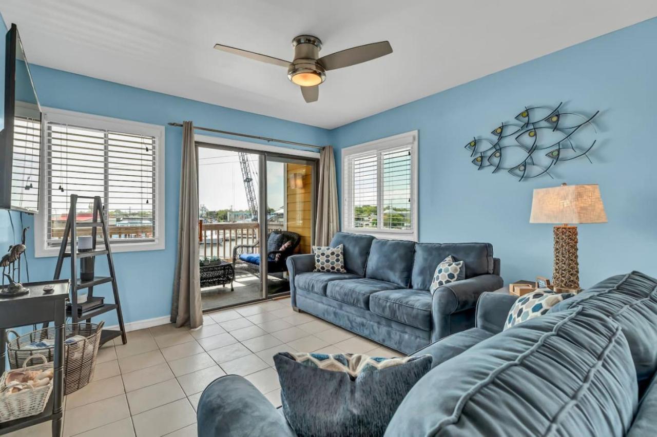 Seas The Day With Fantastic Marina Views *