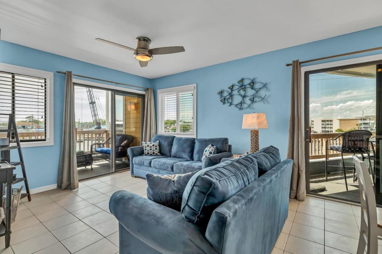 Seas The Day With Fantastic Marina Views Holiday home Carolina Beach