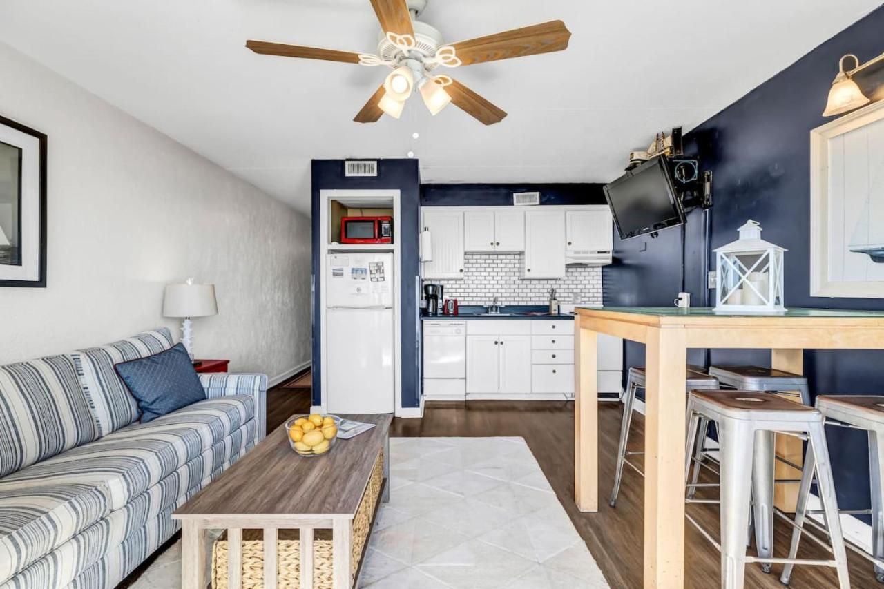 Holiday home Nautical Oceanside Oasis Sleeps 4 *
