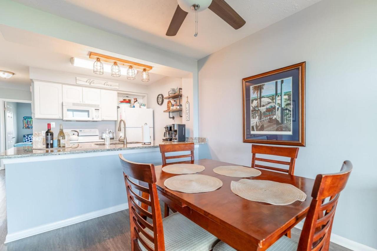 Santorini Dreaming At Cb Oceanfront 2 Bdrm With Pool Carolina Beach