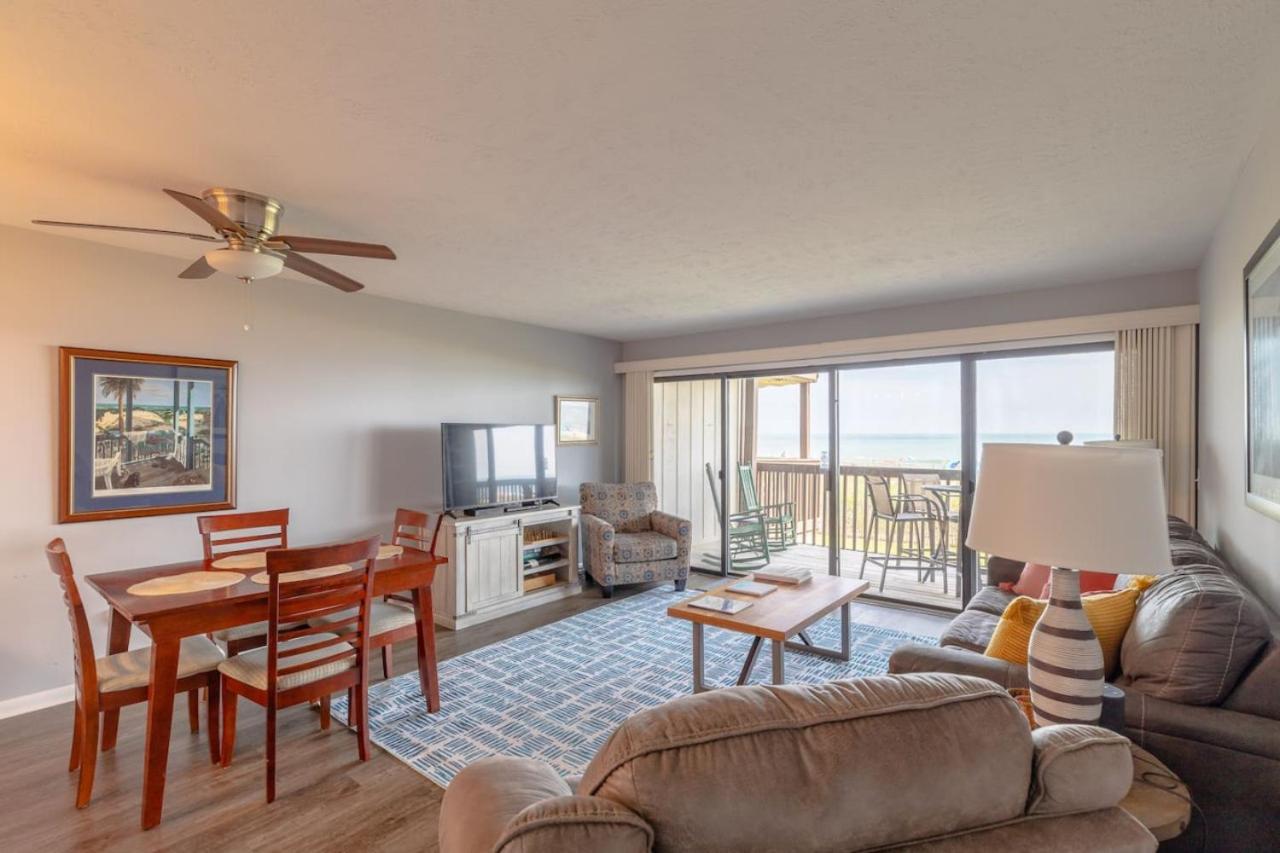 Holiday home Santorini Dreaming At Cb Oceanfront 2 Bdrm With Pool Carolina Beach