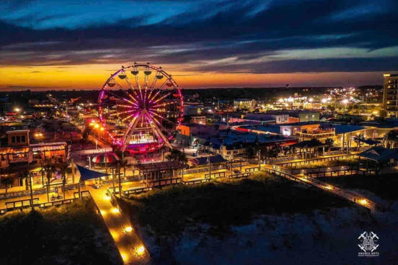 Book With Brooki By The And Boardwalk *