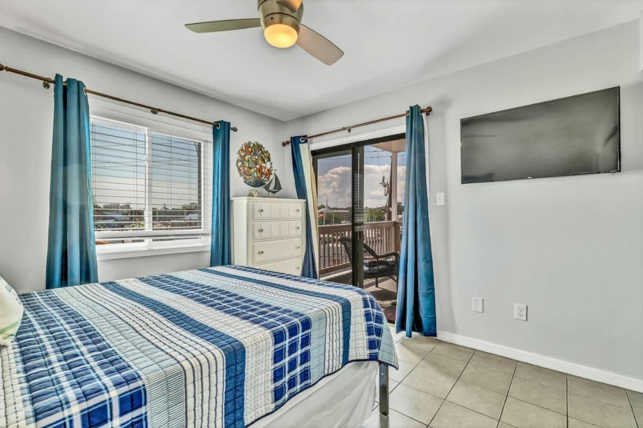 Seas The Day With Fantastic Marina Views Holiday home Carolina Beach