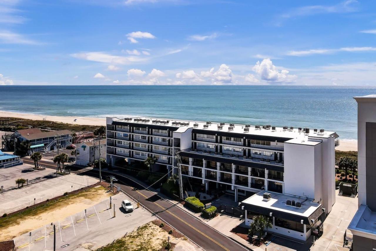 Nautical Oceanside Oasis Sleeps 4 * Carolina Beach