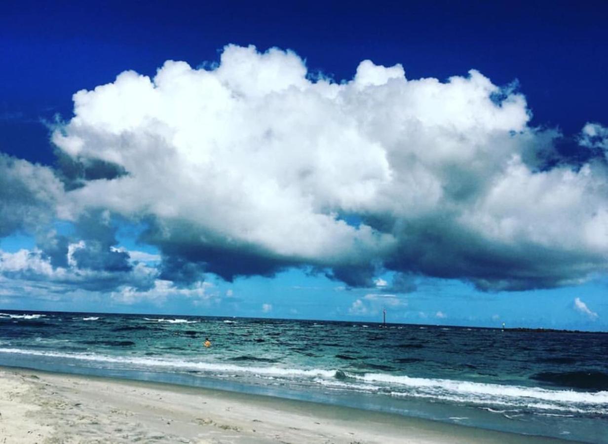 Nautical Oceanside Oasis Sleeps 4 Holiday home Carolina Beach