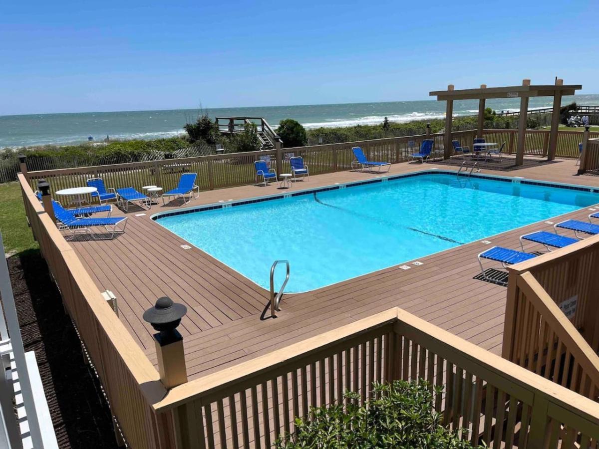 Holiday home Santorini Dreaming At Cb Oceanfront 2 Bdrm With Pool Carolina Beach