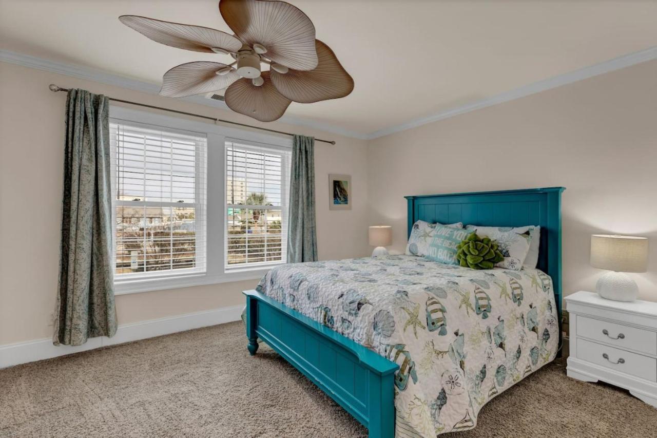 Holiday home Coastal Escape On Park Carolina Beach