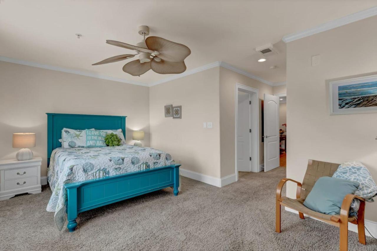 Coastal Escape On Park * Carolina Beach