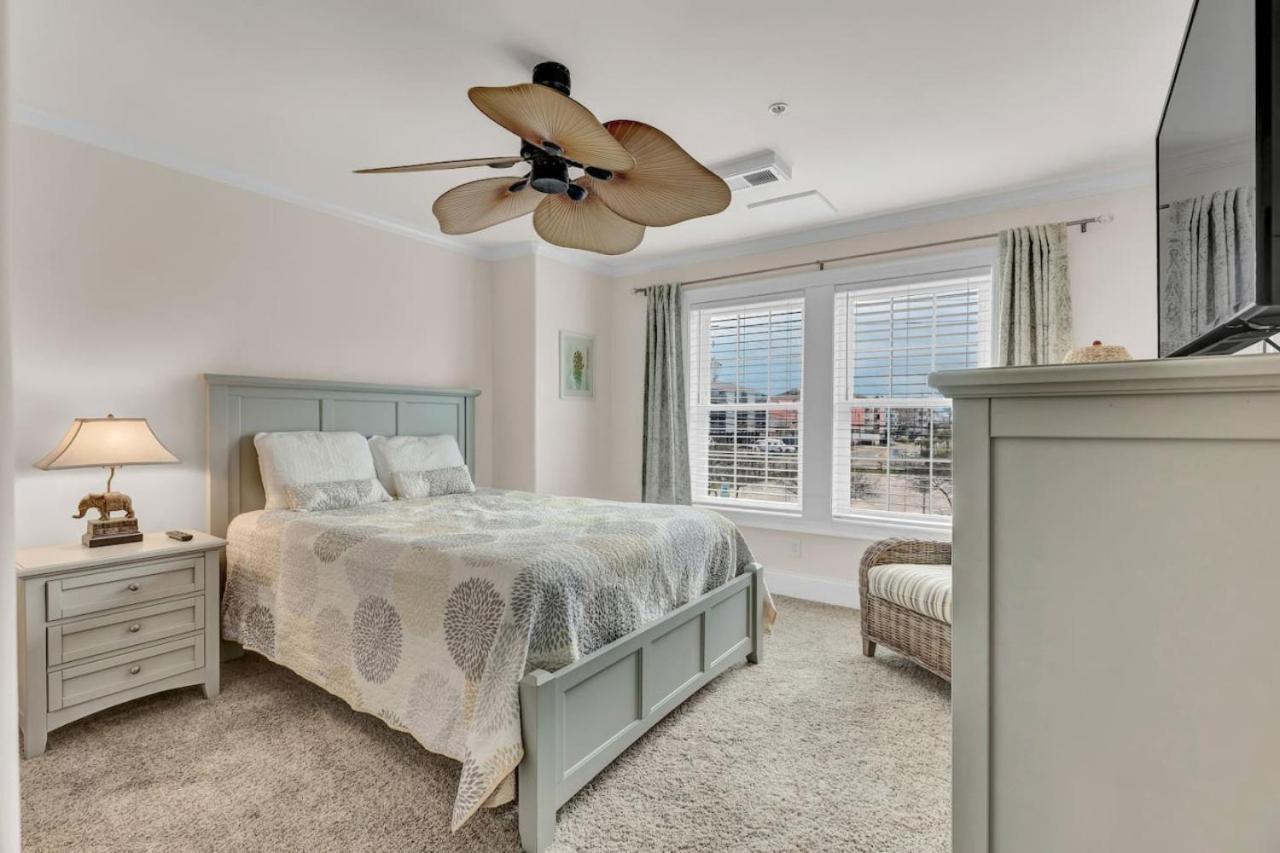 Coastal Escape On Park Carolina Beach