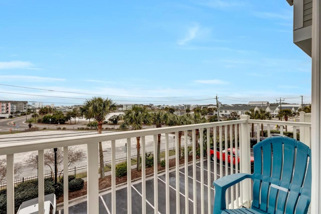 Coastal Escape On Park Holiday home Carolina Beach