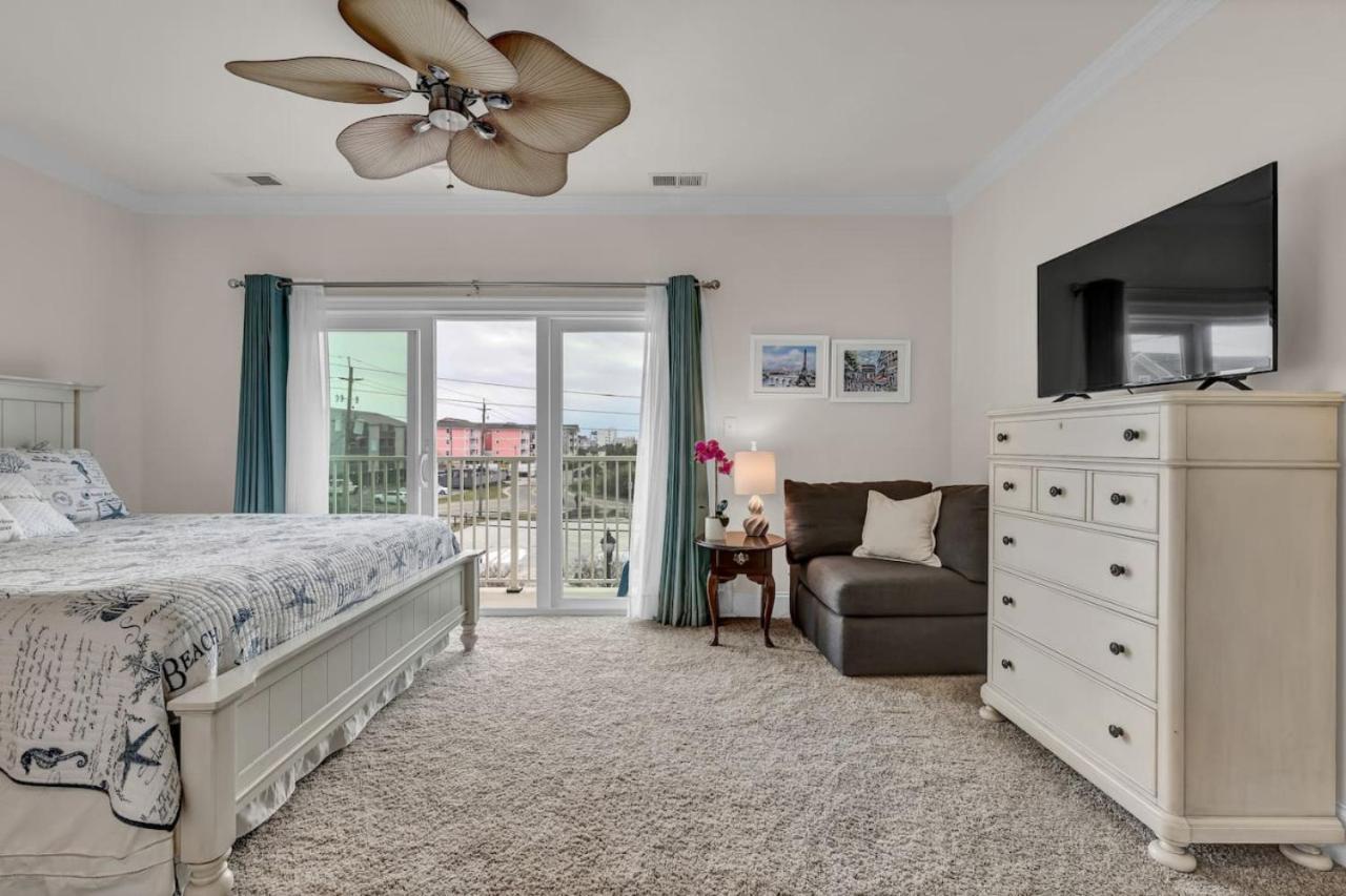 Coastal Escape On Park Holiday home Carolina Beach