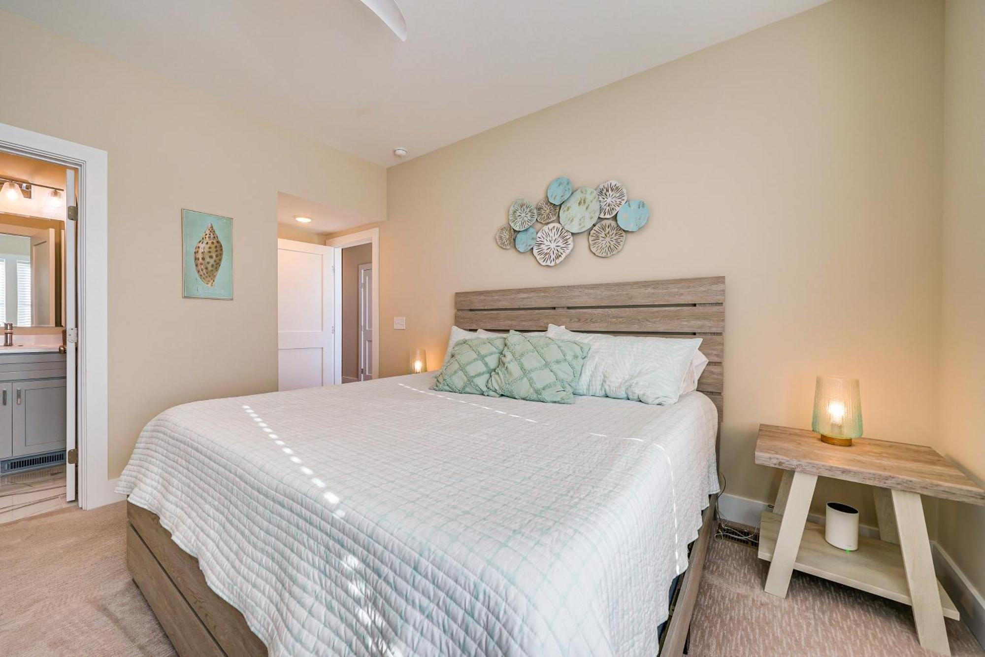 Lakefront Carolina Townhome With 3 Balconies! Carolina Beach