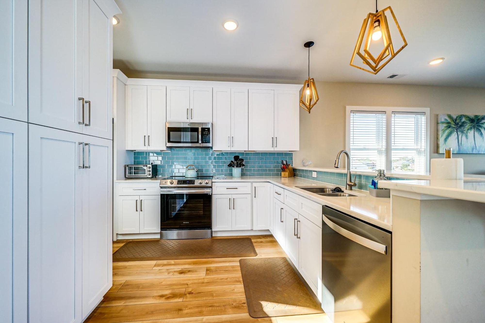 Holiday home Lakefront Carolina Townhome With 3 Balconies!