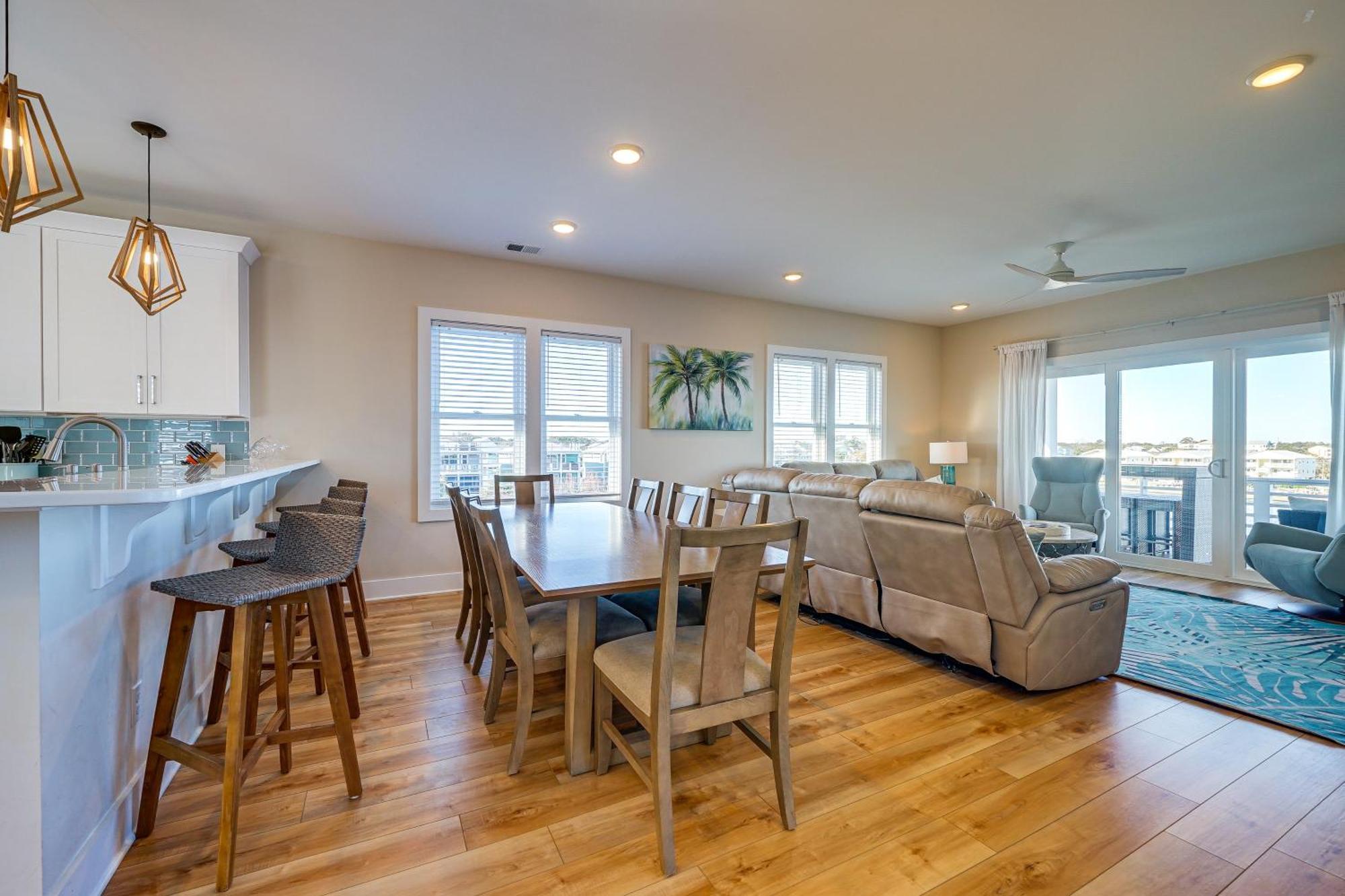 Holiday home Lakefront Carolina Townhome With 3 Balconies! Carolina Beach