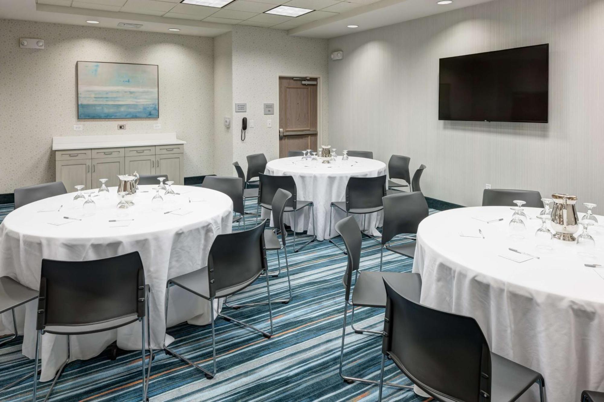 Hampton Inn & Suites By Hilton Carolina Beach Oceanfront Hotel 3*