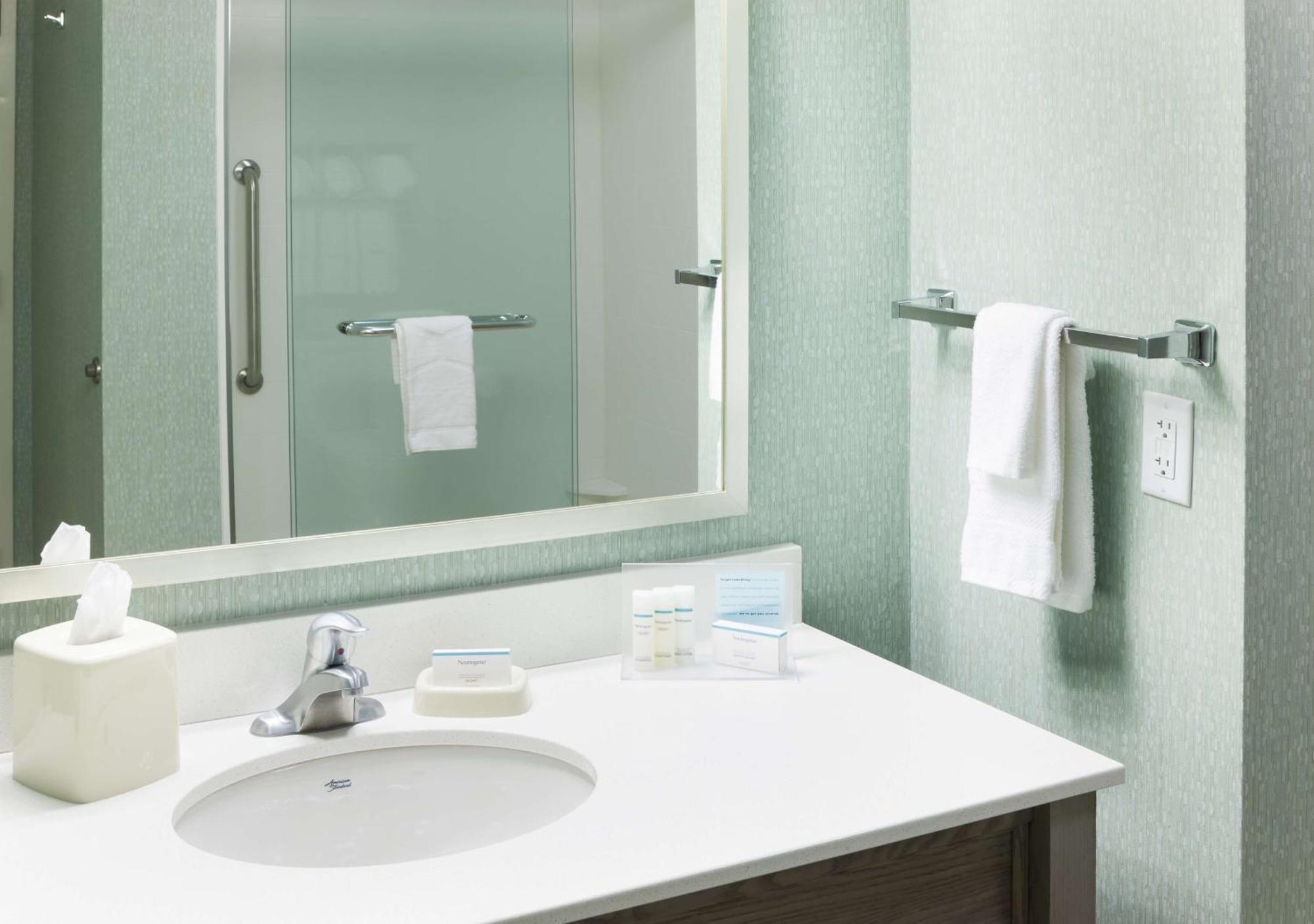 Hotel Hampton Inn & Suites By Hilton Carolina Beach Oceanfront 3*