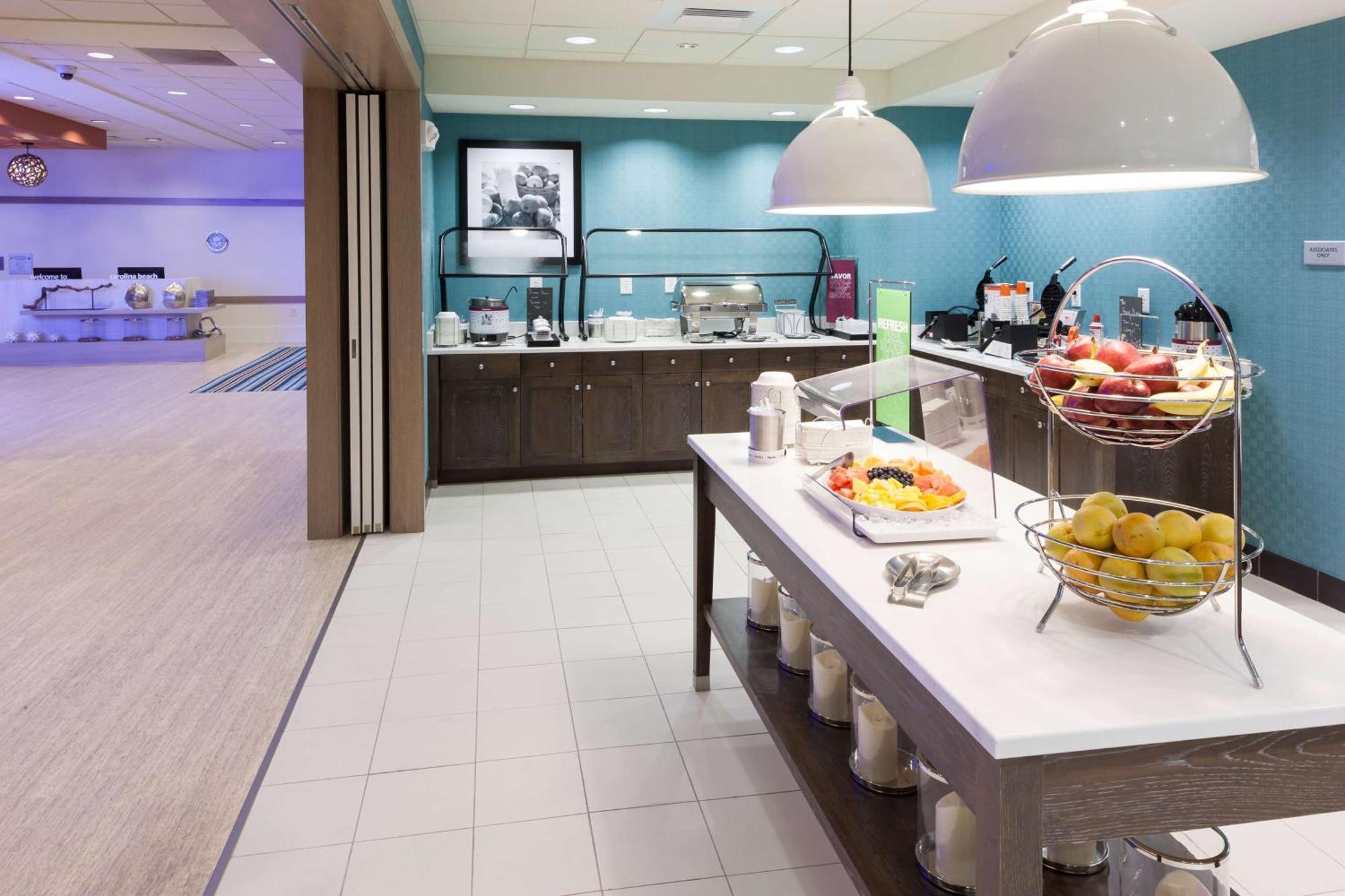 Hampton Inn & Suites By Hilton Carolina Beach Oceanfront Hotel 3*