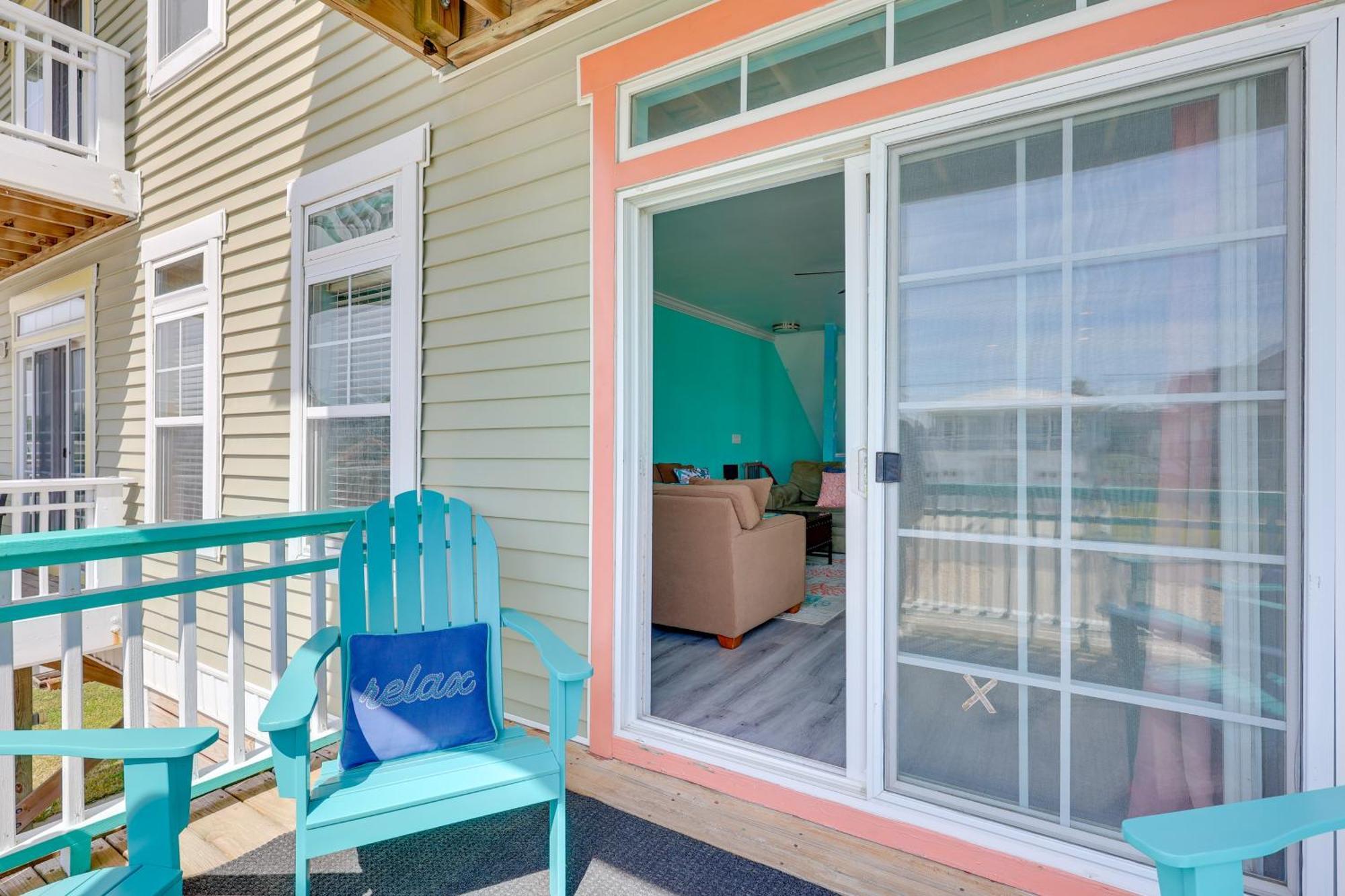 Holiday home Calm Coastal Haven With 2 Balconies Near