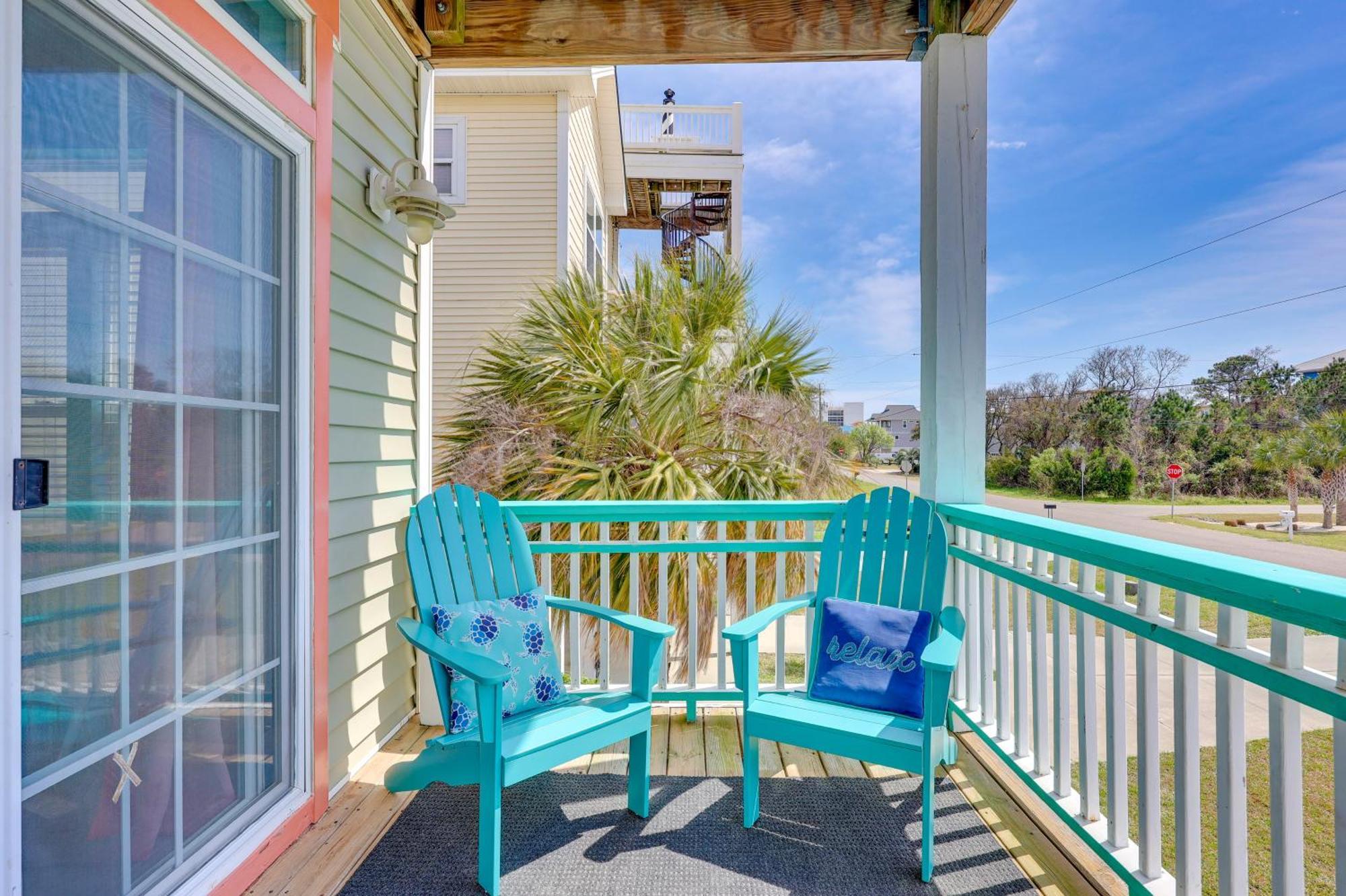Holiday home Calm Coastal Haven With 2 Balconies Near