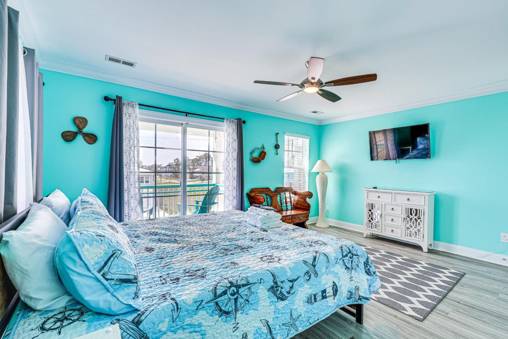 Calm Coastal Haven With 2 Balconies Near Holiday home Carolina Beach
