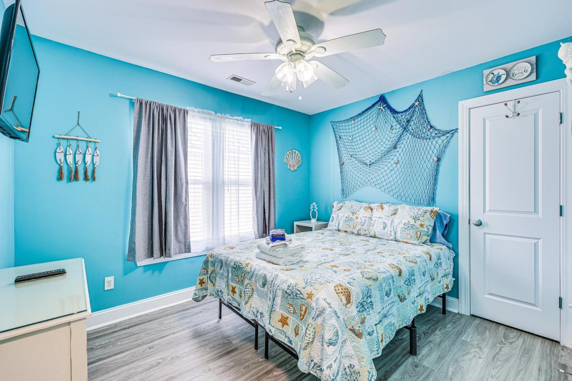 Calm Coastal Haven With 2 Balconies Near Holiday home *
