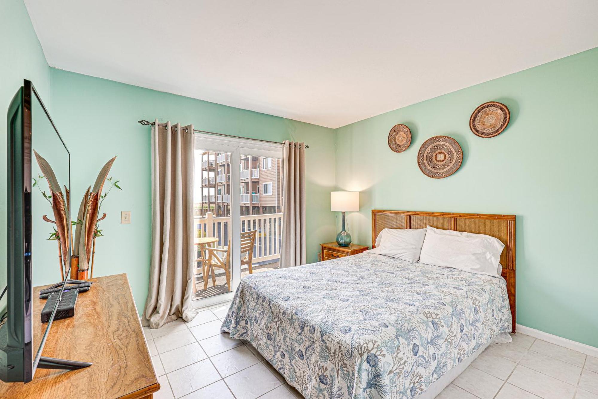 Apartment Carolina With Balcony And Ocean Access!