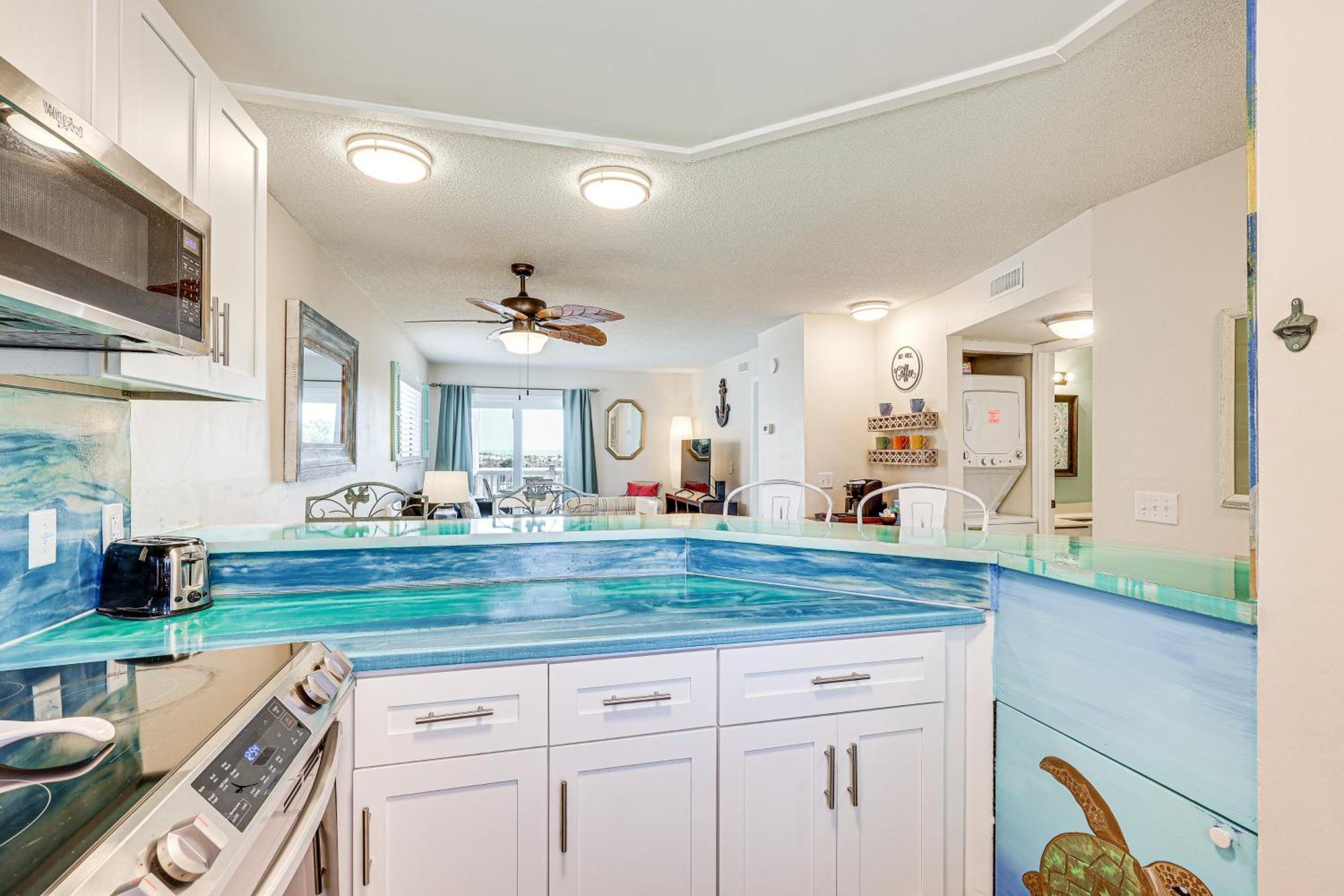 Carolina With Balcony And Ocean Access!