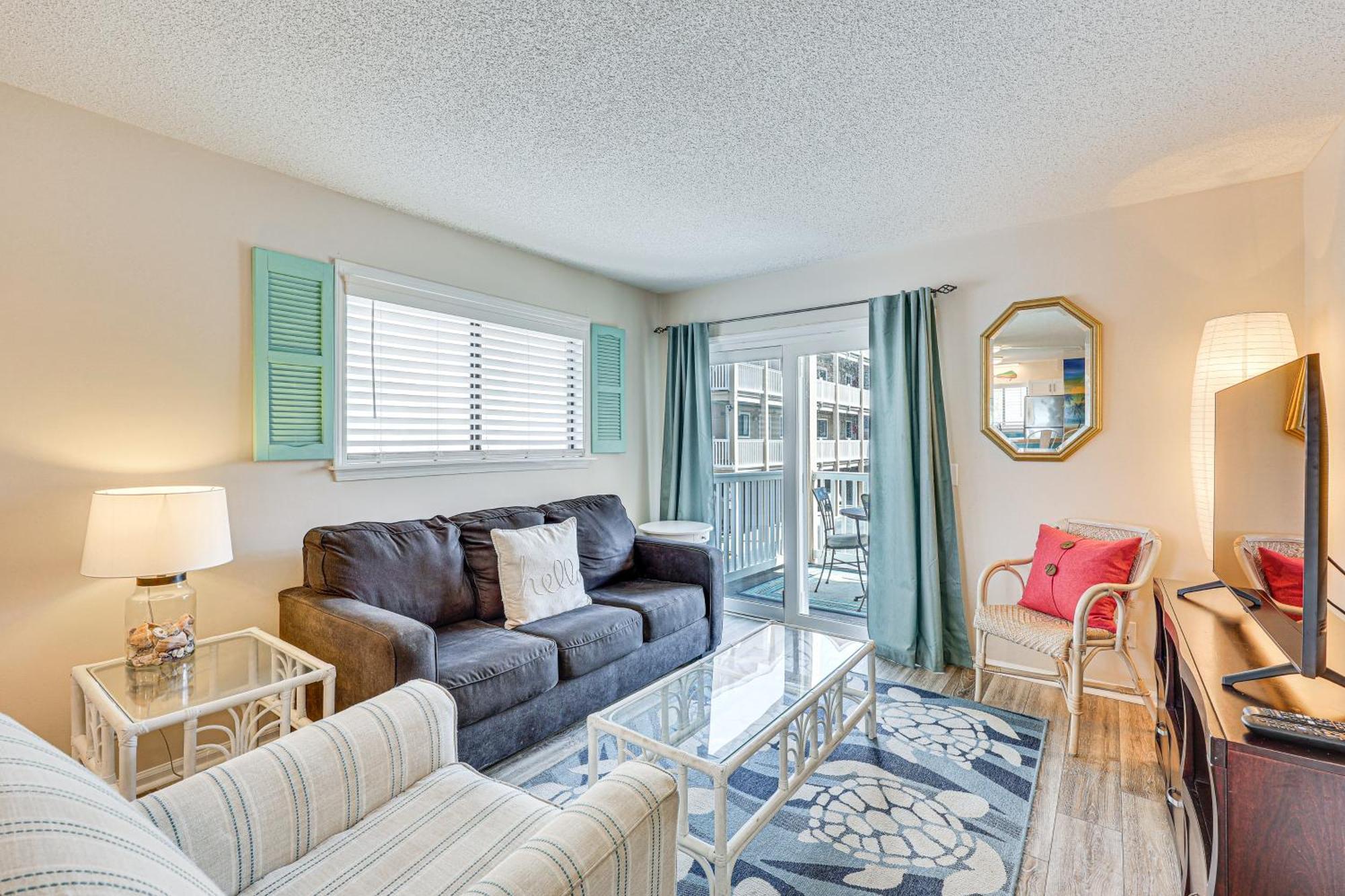 Carolina With Balcony And Ocean Access! * Carolina Beach