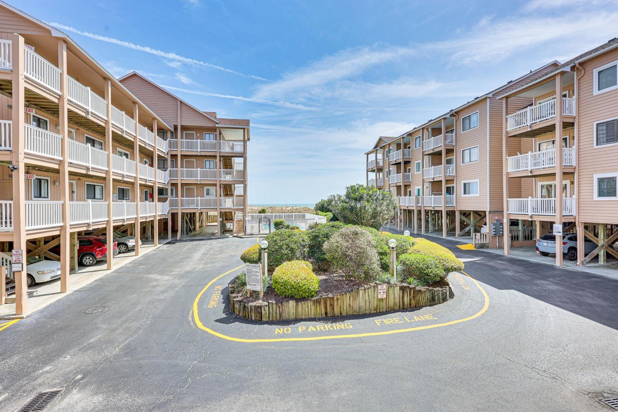 Carolina With Balcony And Ocean Access!