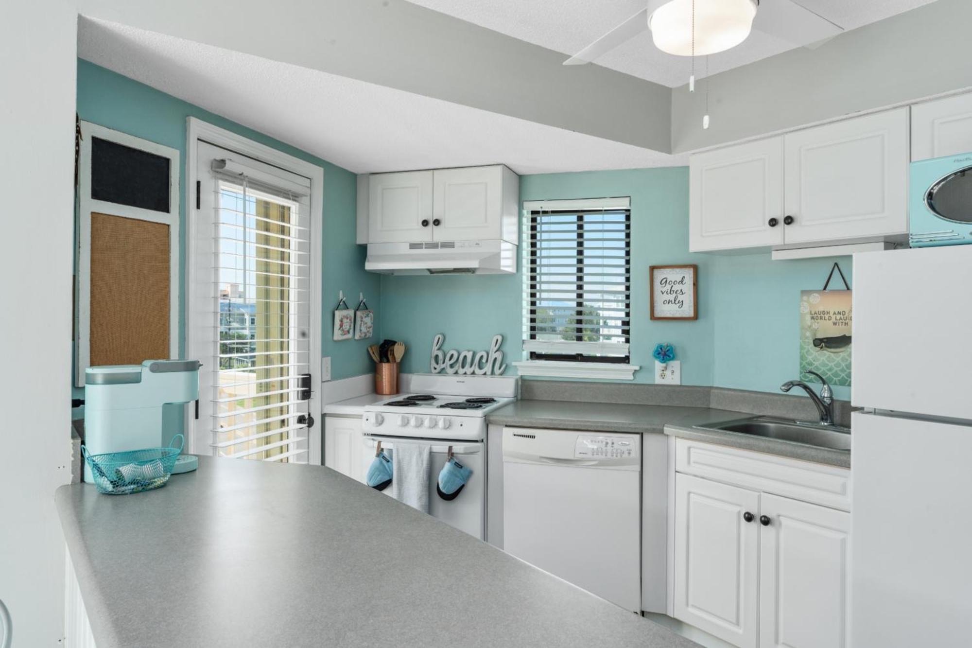 Seaside Sunrise Sanctuary Apartment *