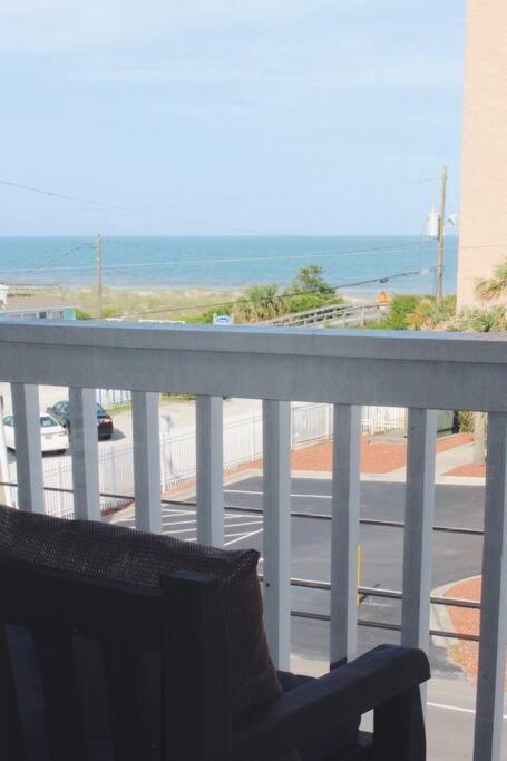 Apartment Kraken's Den * Oceanview * Steps To Ocean * Pool