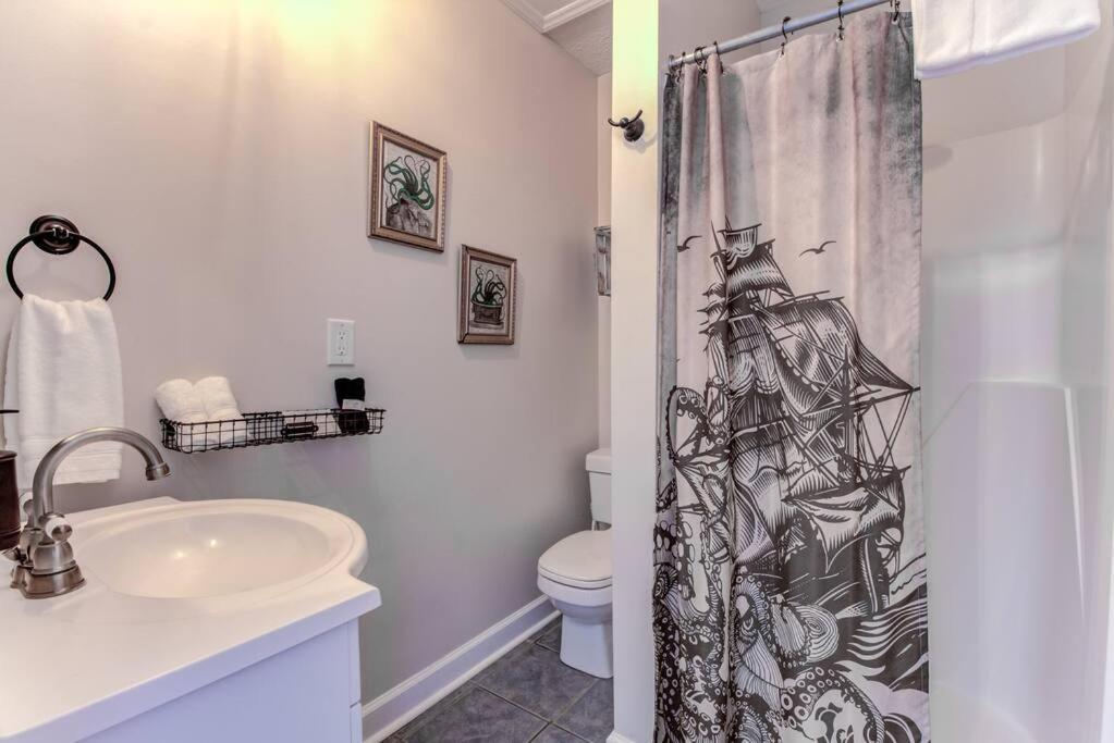 Kraken's Den * Oceanview * Steps To Ocean * Pool Carolina Beach