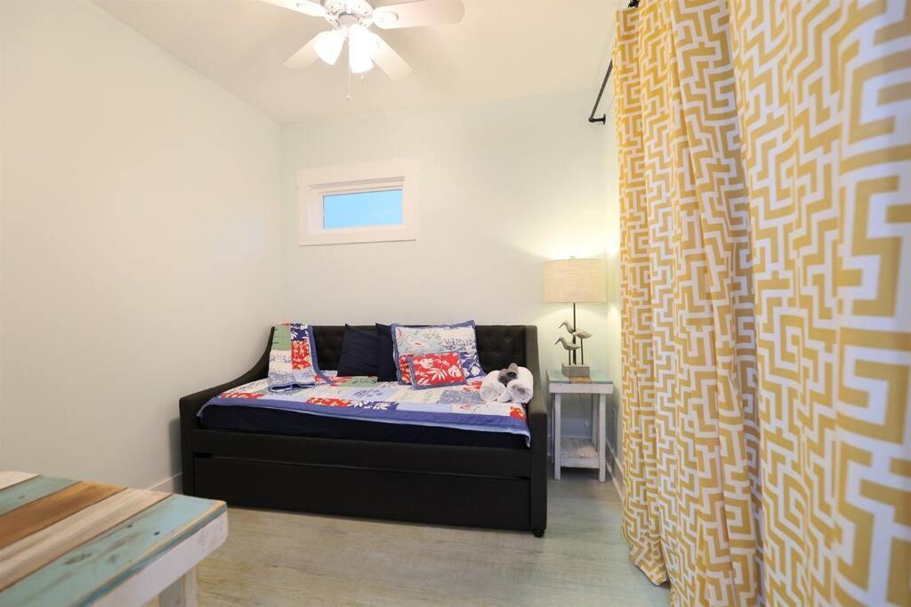 Modern Upscale-house @ Lake-golf Cart Rental-ev Holiday home