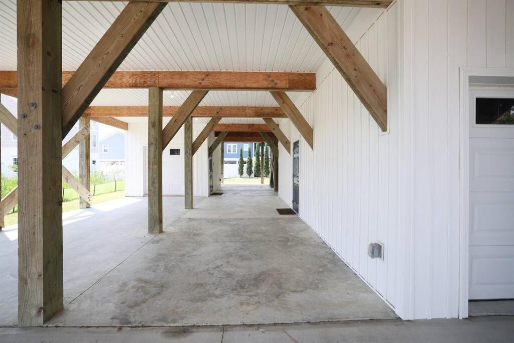 Modern Upscale-house @ Lake-golf Cart Rental-ev * Carolina Beach