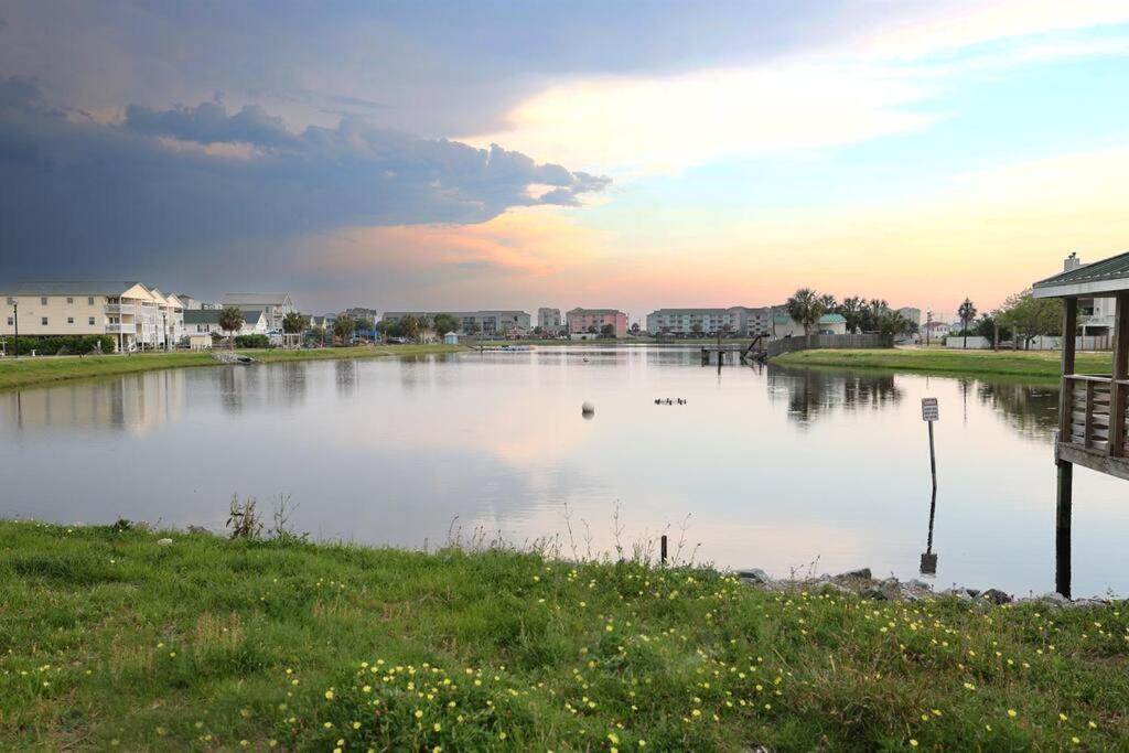 Modern Upscale-house @ Lake-golf Cart Rental-ev Holiday home