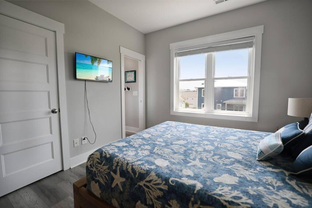 Modern Upscale-house @ Lake-golf Cart Rental-ev Holiday home *