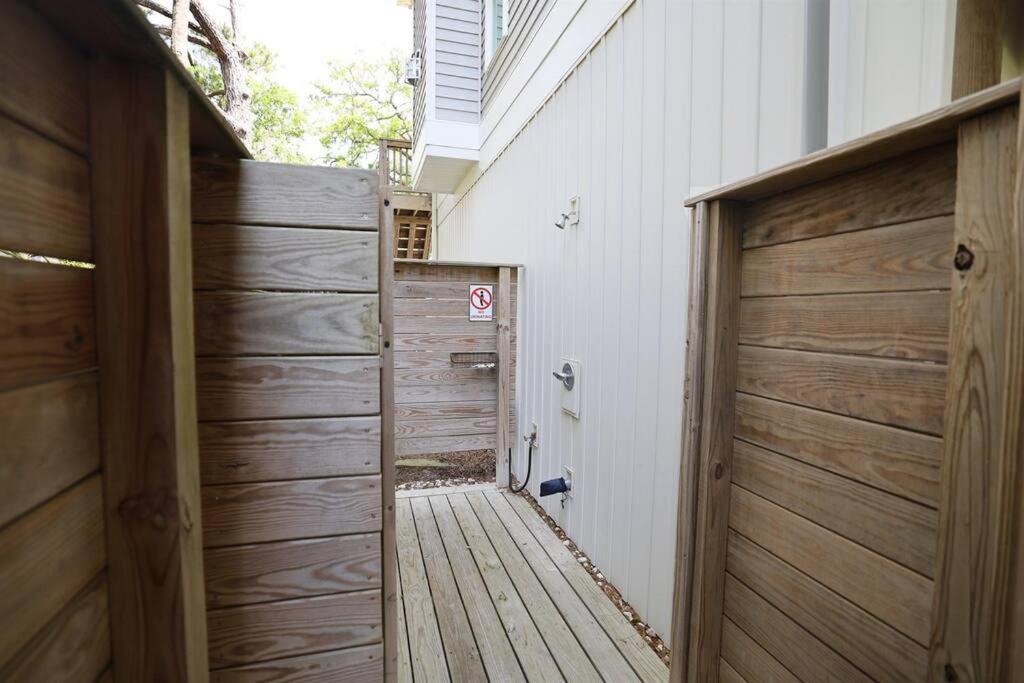 Modern Upscale-house @ Lake-golf Cart Rental-ev Carolina Beach