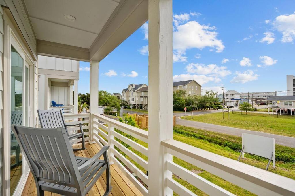 Social & Coastal! Holiday home Carolina Beach