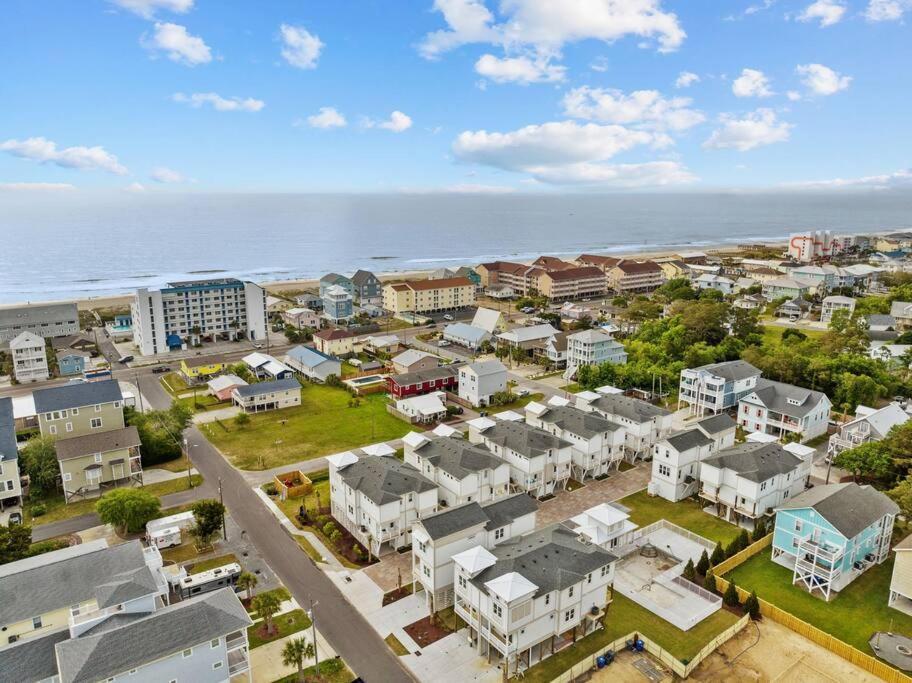 Social & Coastal! Holiday home
