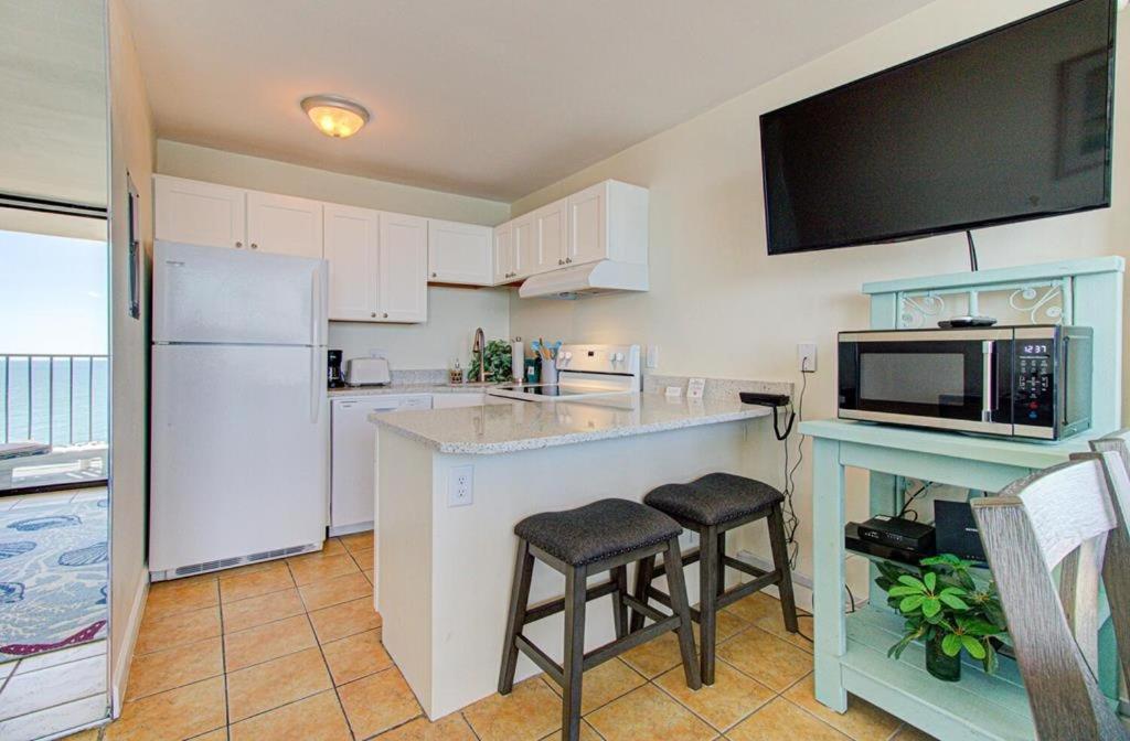 0901 Salty Dayz Tower Apartment *