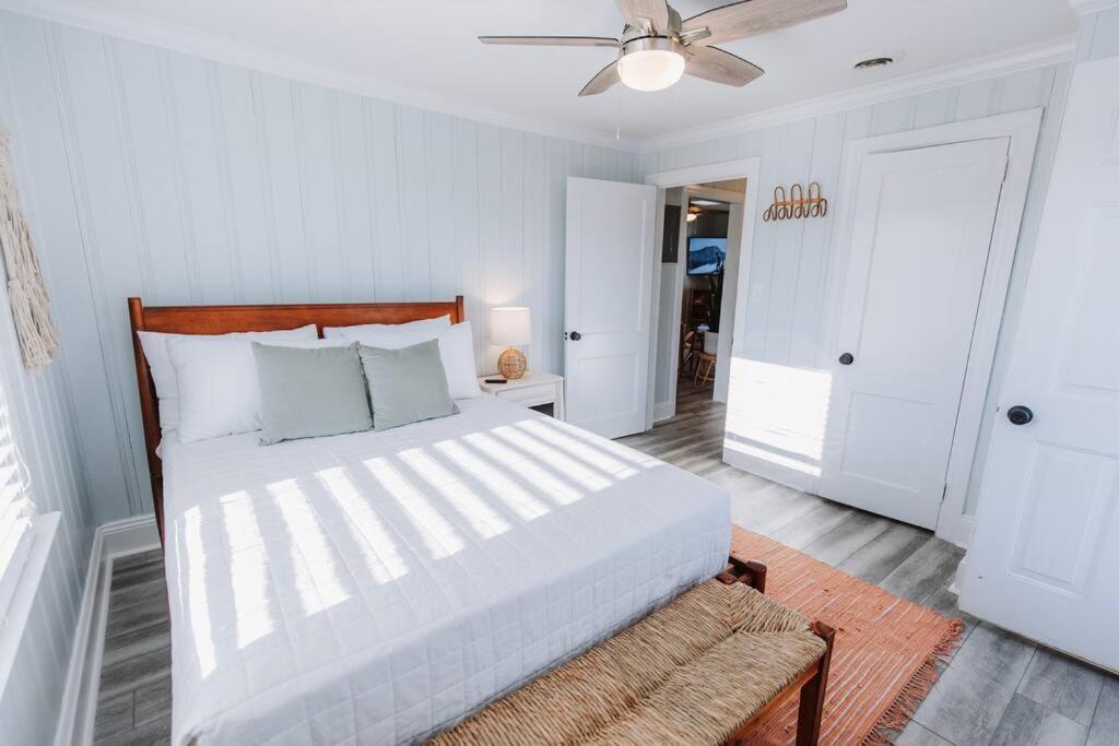 Dreamy 2 Blocks To Beach, Boardwalk & * Carolina Beach