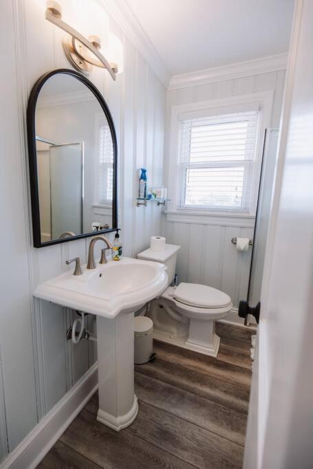 Holiday home Dreamy 2 Blocks To Beach, Boardwalk & *