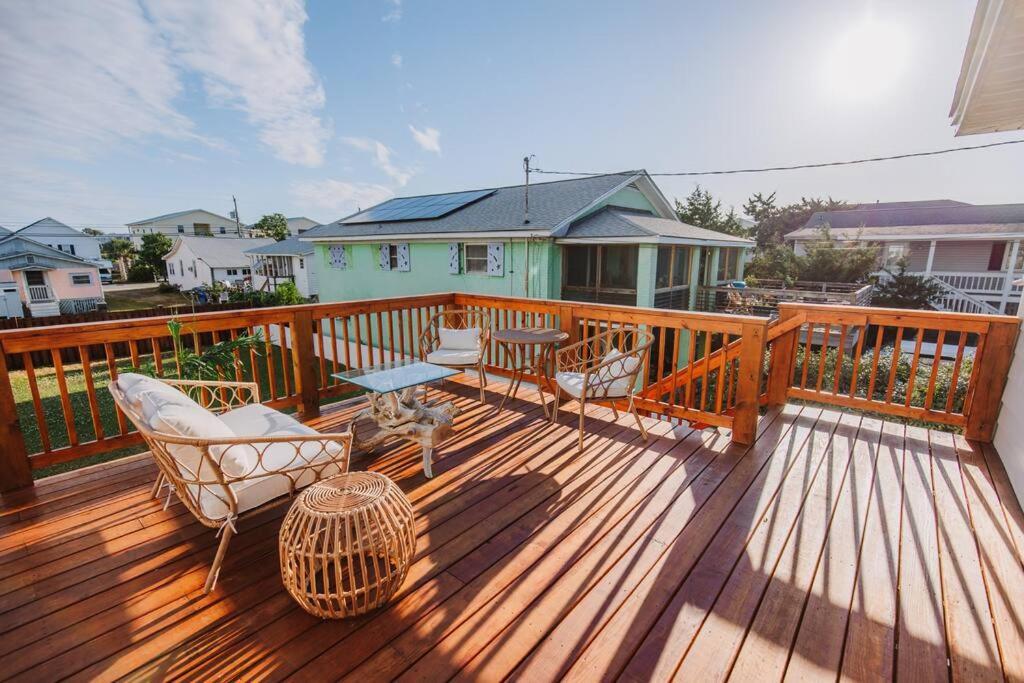 Dreamy 2 Blocks To Beach, Boardwalk & Holiday home