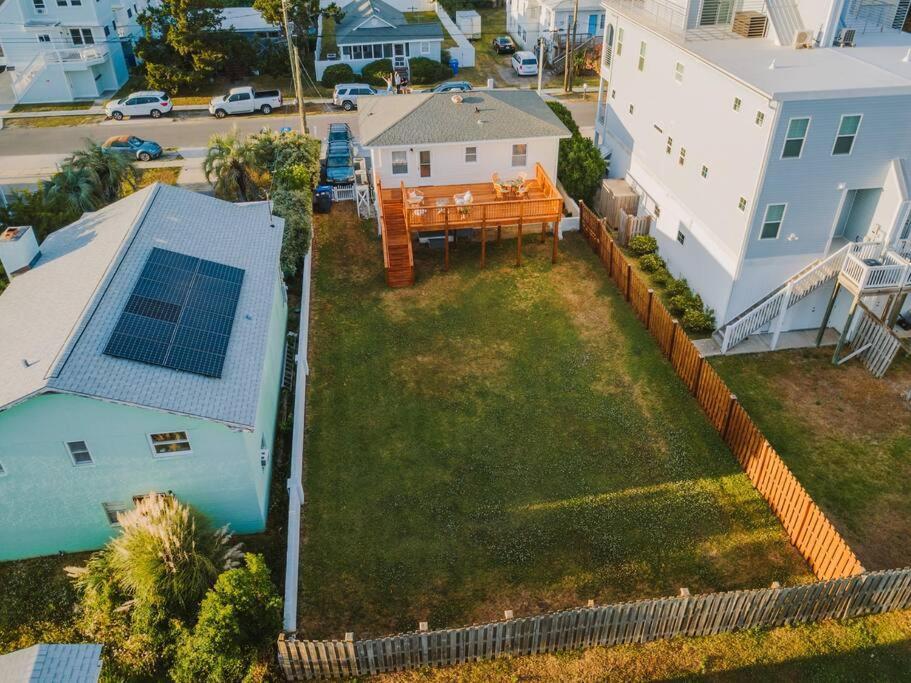 Holiday home Dreamy 2 Blocks To Beach, Boardwalk & Carolina Beach