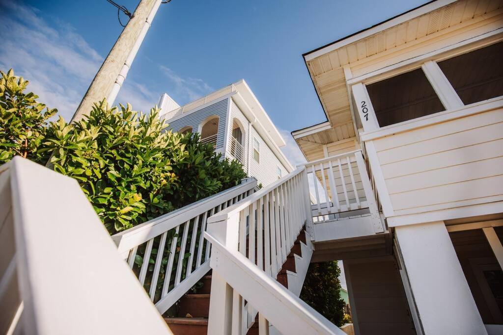 Dreamy 2 Blocks To Beach, Boardwalk & Holiday home Carolina Beach