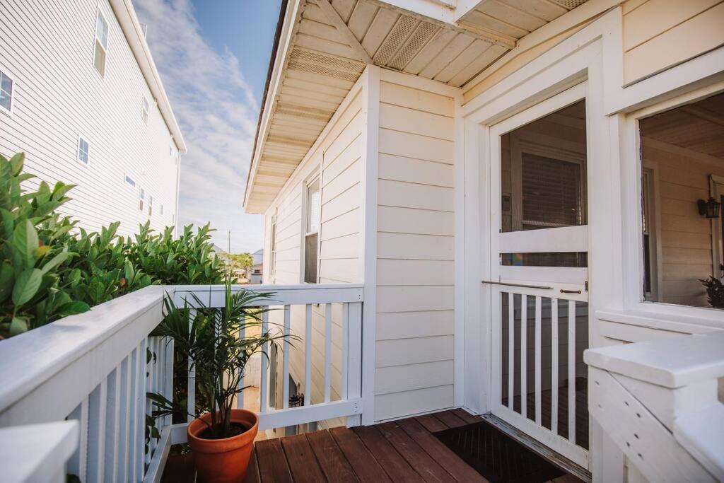 Dreamy 2 Blocks To Beach, Boardwalk & Holiday home