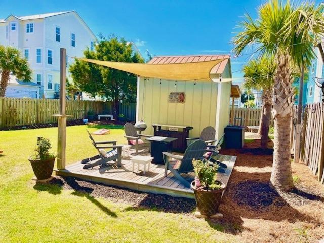 30 Sec To The Beach, Sun, & Sunrises With A Family & Pet Friendly Backyard! Holiday home Carolina Beach