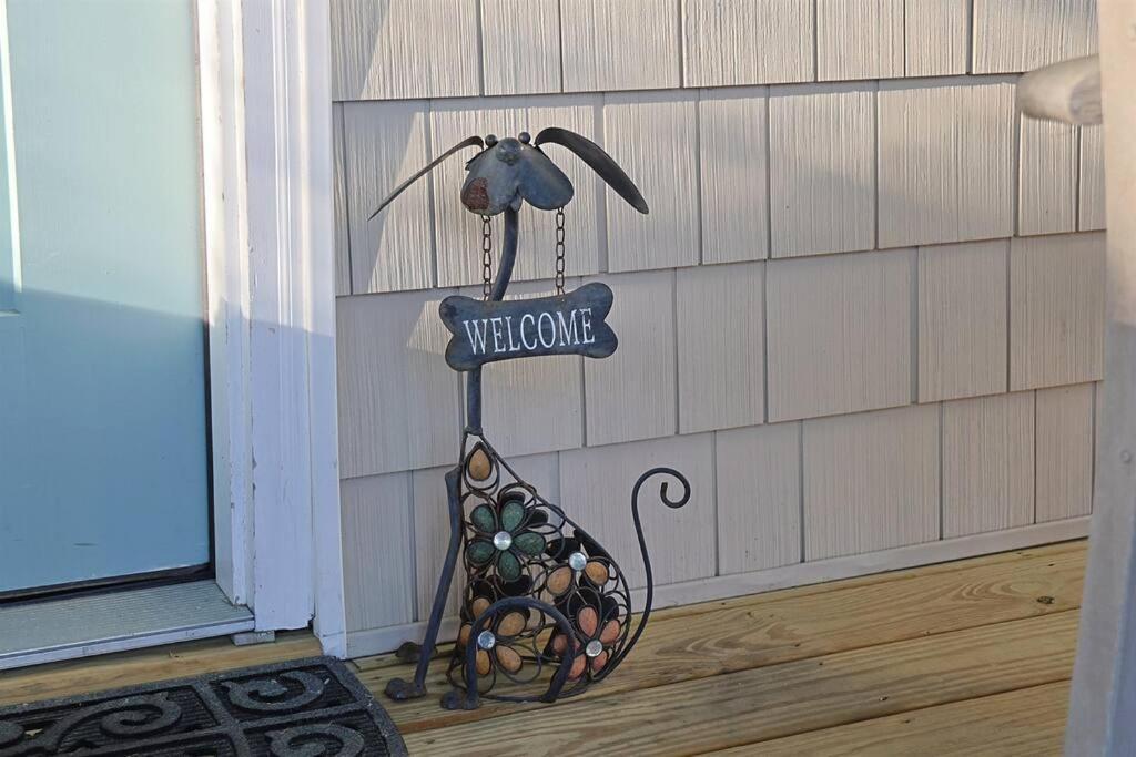 1 Block From & Boardwalk Free Parking Great Porch * Carolina Beach