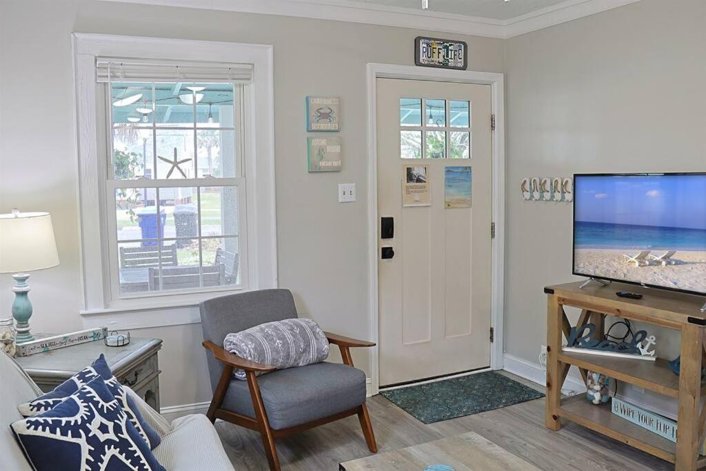 1 Block From & Boardwalk Free Parking Great Porch *